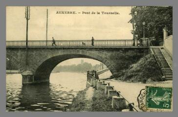 Auxerre. Pont de la Tournelle Nouvelles galeries Auxerre