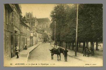 95. Auxerre. Le quai de la République L.L. H. Lenoir