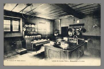 Lycée de Jeunes Filles. Auxerre. Cuisine H. Tourte et M. Petitin