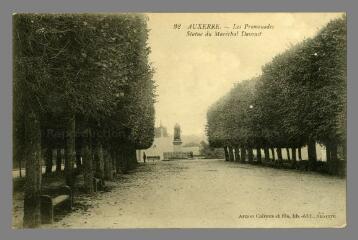1 vue  - 32. Auxerre. Les Promenades, Statue du Maréchal Davout (ouvre la visionneuse)