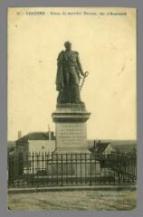 1 vue  - 38. Auxerre. Statue du Maréchal Davout, duc d\'Auerstaëdt (ouvre la visionneuse)