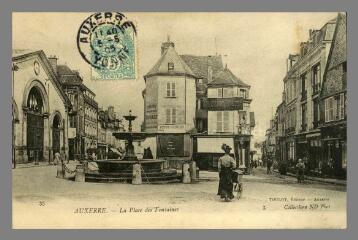 1 vue  - 35. Auxerre. La Place des Fontaines (ouvre la visionneuse)