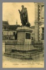1 vue  - 31. Auxerre. Statue de J. J. Fourier (ouvre la visionneuse)