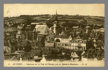 1 vue  - 6. Auxerre. Panorama sur la Tour de l\'Horloge pris du Belvédère Manifacier (ouvre la visionneuse)