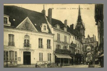1 vue  - 19. Auxerre. L\'Hôtel de Ville (ouvre la visionneuse)