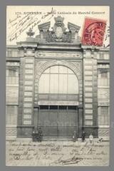 1 vue  - 175. Auxerre. Porte latérale du Marché Couvert (ouvre la visionneuse)