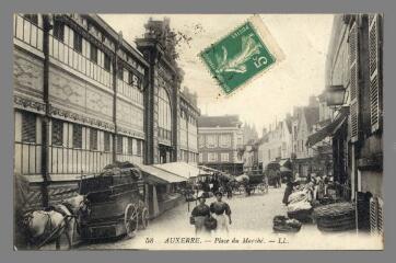 1 vue  - 58. Auxerre. Place du Marché (ouvre la visionneuse)