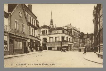 1 vue  - 57 Auxerre. La Place du Marché (ouvre la visionneuse)