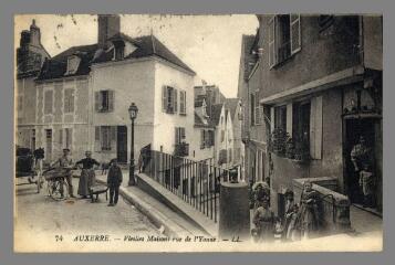 1 vue  - 74. Auxerre. Vieilles Maisons rue de l\'Yonne (ouvre la visionneuse)