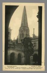 1 vue  - Auxerre. Saint-Germain, vue sur le clocher (fin du XIe siècle) prise de l\'angle Nord-Est du Cloître (ouvre la visionneuse)