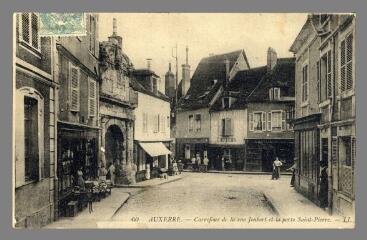 1 vue  - 60. Auxerre. Carrefour de la rue Joubert et la Porte Saint-Pierre (ouvre la visionneuse)