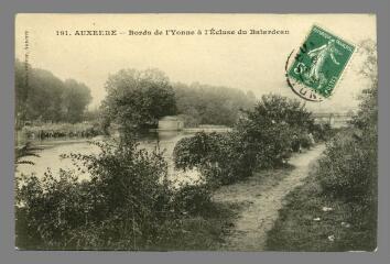 1 vue  - Auxerre. Bords de l\'Yonne à l\'Ecluse du Bâtardeau (ouvre la visionneuse)