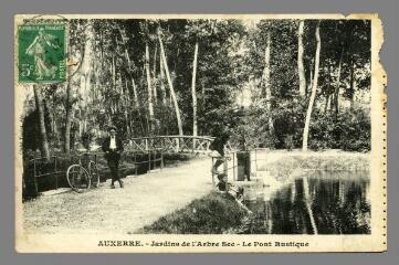 1 vue  - Auxerre. Jardins de l\'Arbre Sec, le Pont Rustique (ouvre la visionneuse)