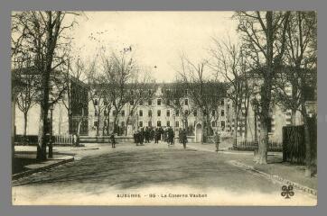 1 vue  - Auxerre. 95. La caserne Vauban (ouvre la visionneuse)