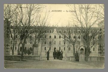 1 vue  - 3. Auxerre. La caserne (ouvre la visionneuse)