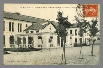 1 vue  - 29. Auxerre. Intérieur de la Nouvelle École normale d\'Instituteurs (ouvre la visionneuse)
