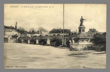 1 vue  - Auxerre. La Crue de 1910. Le Pont Paul-Bert (n° 2) (ouvre la visionneuse)