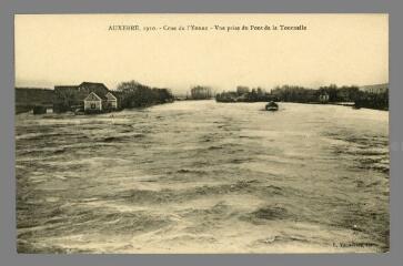 1 vue  - Auxerre. Crue de l\'Yonne de 1910, vue prise du Pont de la Tournelle (ouvre la visionneuse)