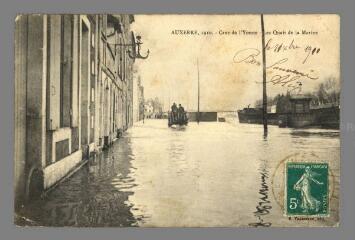 1 vue  - Auxerre. La Crue de 1910, Les quais de la Marine (ouvre la visionneuse)