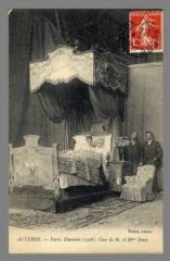 1 vue  - Auxerre. Partie illuminée (1908), Char de M. et Mme Denis (ouvre la visionneuse)