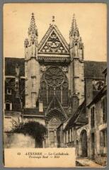 1 vue  - 65. Auxerre. La cathédrale. Transept Sud. (ouvre la visionneuse)