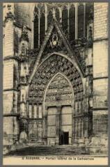 1 vue  - 3. Auxerre. Portail latéral de la cathédrale. (ouvre la visionneuse)