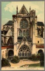1 vue  - 44. Auxerre. Ancienne abbaye de Saint-Germain. Transept Nord. (ouvre la visionneuse)