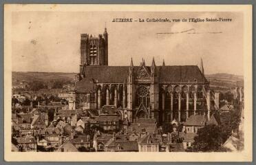1 vue  - Auxerre. La cathédrale, vue de l\'église Saint-Pierre. (ouvre la visionneuse)