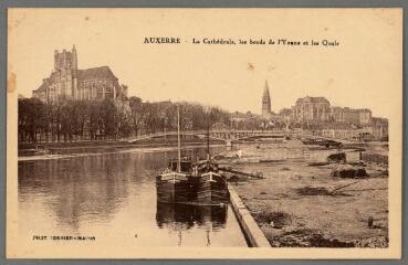 1 vue  - Auxerre. La Cathédrale, les bords de l\'Yonne et les Quais / phot. Combier - Mâcon. (ouvre la visionneuse)