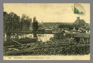 1 vue  - 102. Auxerre. Le pont du chemin de fer (ouvre la visionneuse)