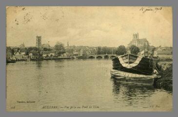 1 vue  - 108. Auxerre. Vue prise au pont de Gien (ouvre la visionneuse)