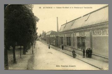 1 vue Auxerre. Usines Guilliet et le Boulevard Vaulabelle