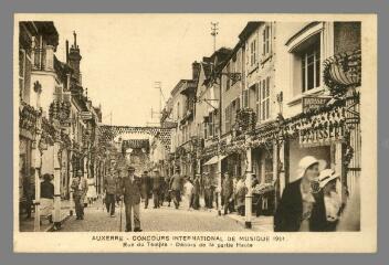1 vue Auxerre. Concours international de musique 1934. Rue du Temple – Décors de la partie Haute