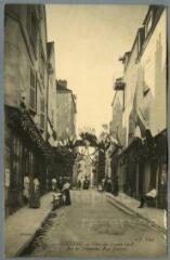 1 vue  - Auxerre – Fêtes du 2 août 1908, Arc de Triomphe, Rue Joubert (ouvre la visionneuse)