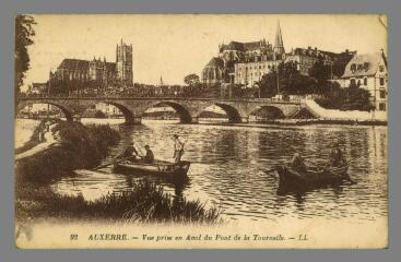 1 vue - 92. Auxerre. Vue prise en aval du Pont de la Tournelle (ouvre la visionneuse)