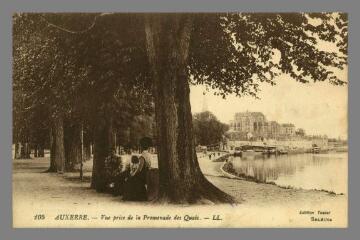 1 vue - 105. Auxerre. Vue prise de la promenade des quais (ouvre la visionneuse)