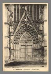 1 vue - 4. Auxerre. La Cathédrale, Portail Nord (ouvre la visionneuse)