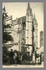 1 vue - 31. Auxerre. Ruines de l\'ancienne chapelle Notre-Dames des Vertus et Transept Sud de la Cathédrale (ouvre la visionneuse)