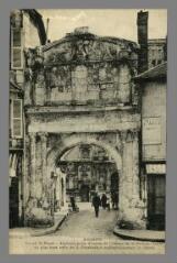 1 vue - Auxerre. Portail Saint-Pierre (ouvre la visionneuse)