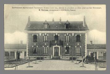 1 vue - Établissement départemental d\'assistance à Auxerre 5 000 mq, cloisons et planchers en béton armé système Hennebique, M. Perreau, entrepreneur à Courgis (Yonne) (ouvre la visionneuse)