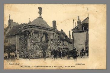 1 vue Auxerre. Retraite illuminée du 2 août 1908 : Char des Roses