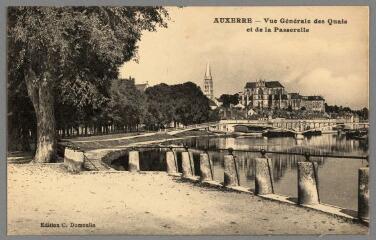 1 vue - Auxerre. Vue générale des quais et de la passerelle. (ouvre la visionneuse)