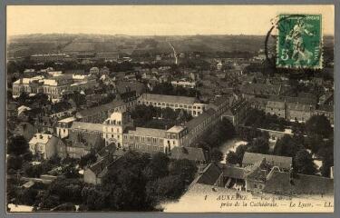 1 vue - 1. Auxerre. Vue générale prise de la cathédrale. Le lycée. (ouvre la visionneuse)