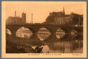 1 vue - 30. Auxerre. Le pont de la Tournelle. (ouvre la visionneuse)