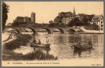 1 vue - 92. Auxerre. Vue prise en aval du pont de la Tournelle. (ouvre la visionneuse)