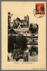 1 vue - Auxerre. La cathédrale. (ouvre la visionneuse)