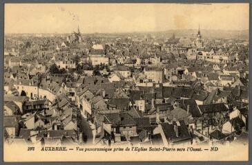 1 vue - 102. Auxerre. Vue panoramique prise de l\'église Saint-Pierrre vers l\'Ouest. (ouvre la visionneuse)