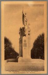 1 vue - Ville d\'Auxerre. \'Le partage des lauriers\'. Œuvre du sculpteur Max Blondat. (ouvre la visionneuse)