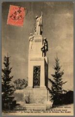 1 vue - 58. Auxerre. Le monument aux morts de la Grande Guerre. Le Cénotaphe. \'Le partage des lauriers\' Œuvre du sculpteur Max Blondat. (ouvre la visionneuse)