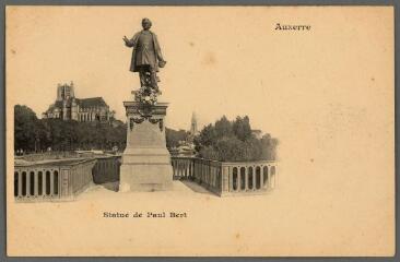 1 vue - Auxerre. La statue de Paul Bert. (ouvre la visionneuse)